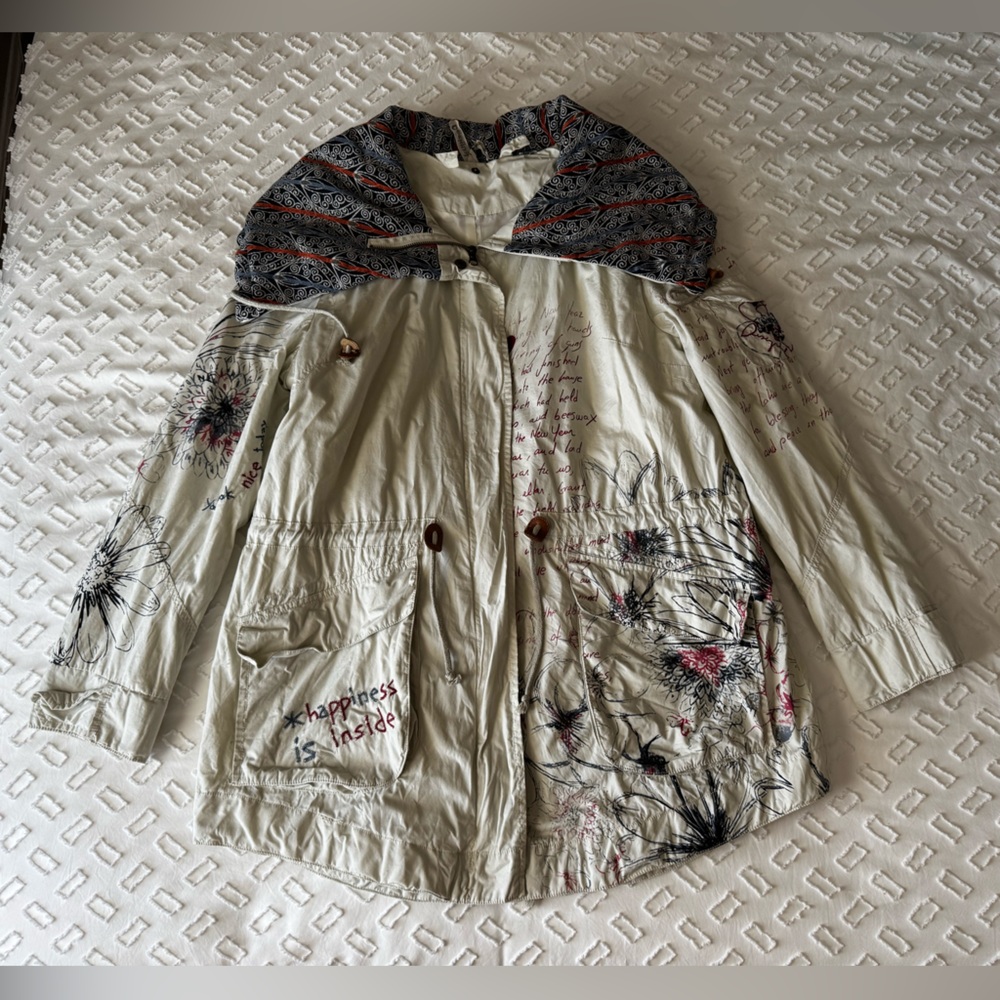 Desigual Cream and Black Artistic Jacket (Size 46/L/XL)